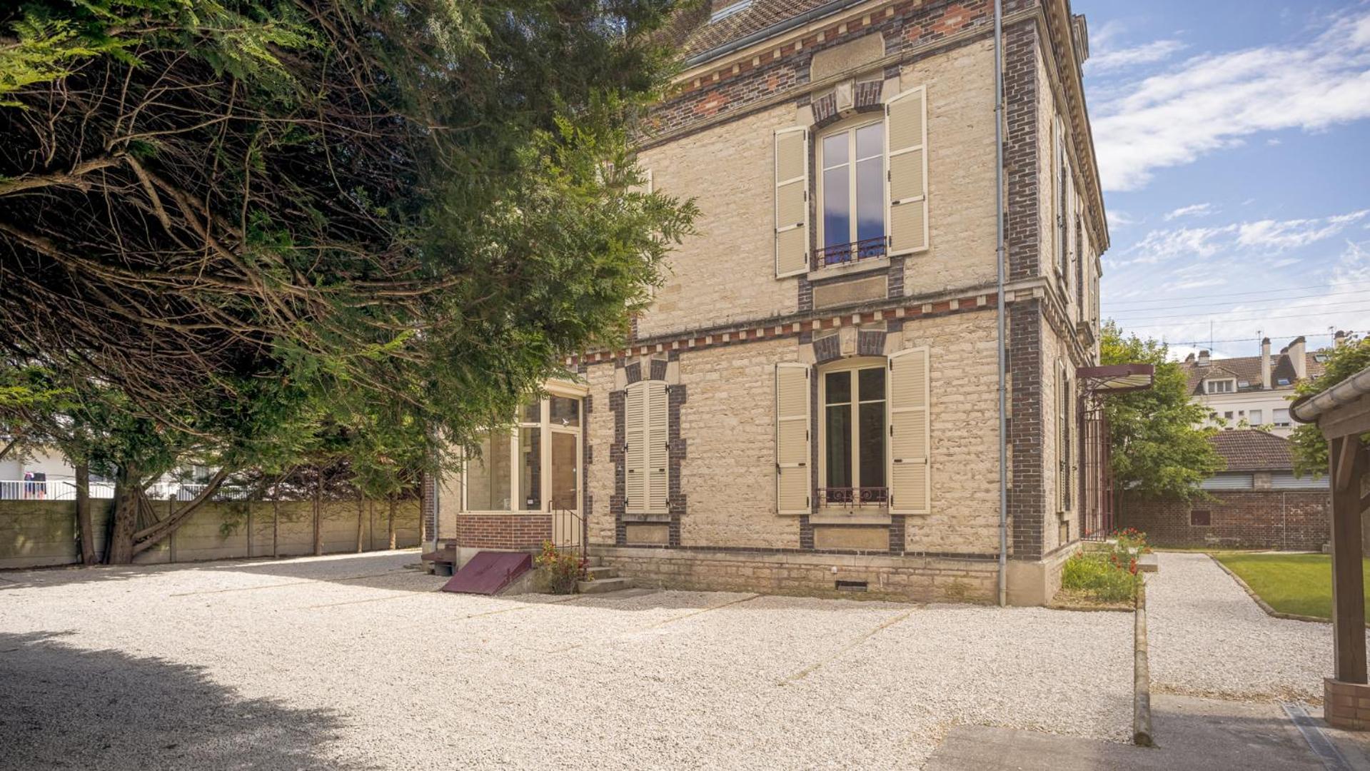 Bonappart 12 - Charme Napoleonien & Confort Troyes Exterior photo
