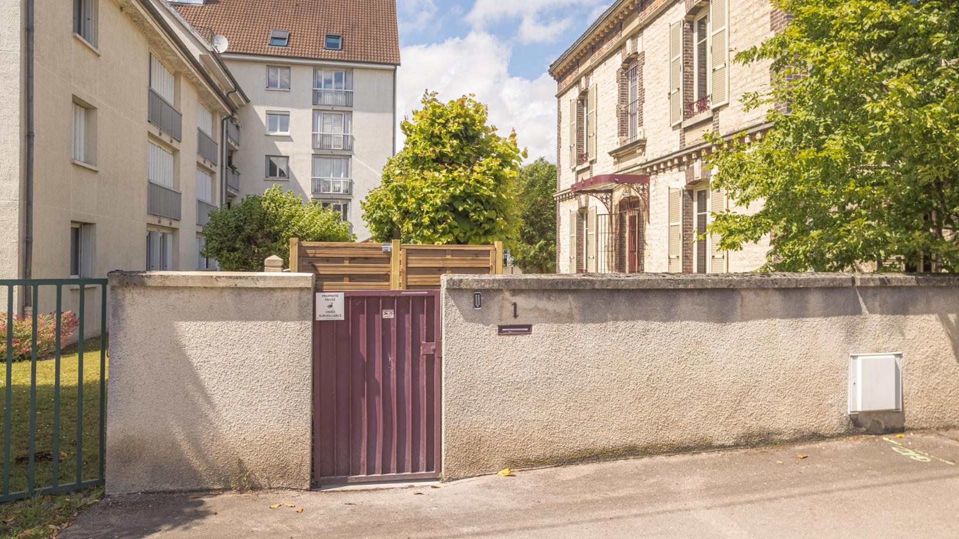 Bonappart 12 - Charme Napoleonien & Confort Troyes Exterior photo